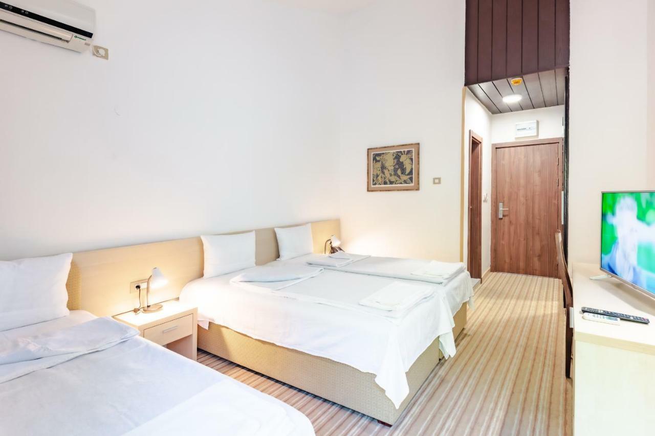 Hotel Pela Охрид Экстерьер фото