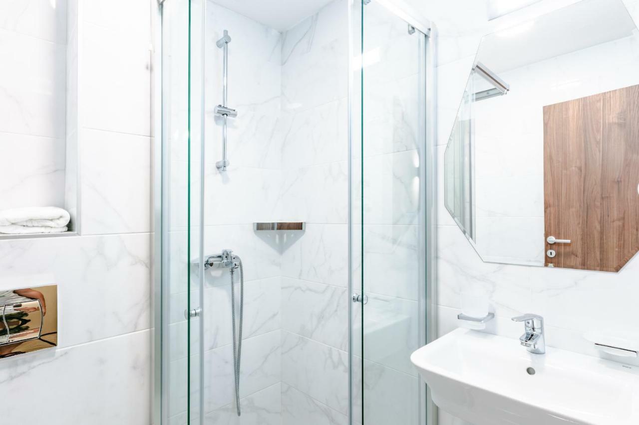 Hotel Pela Охрид Экстерьер фото